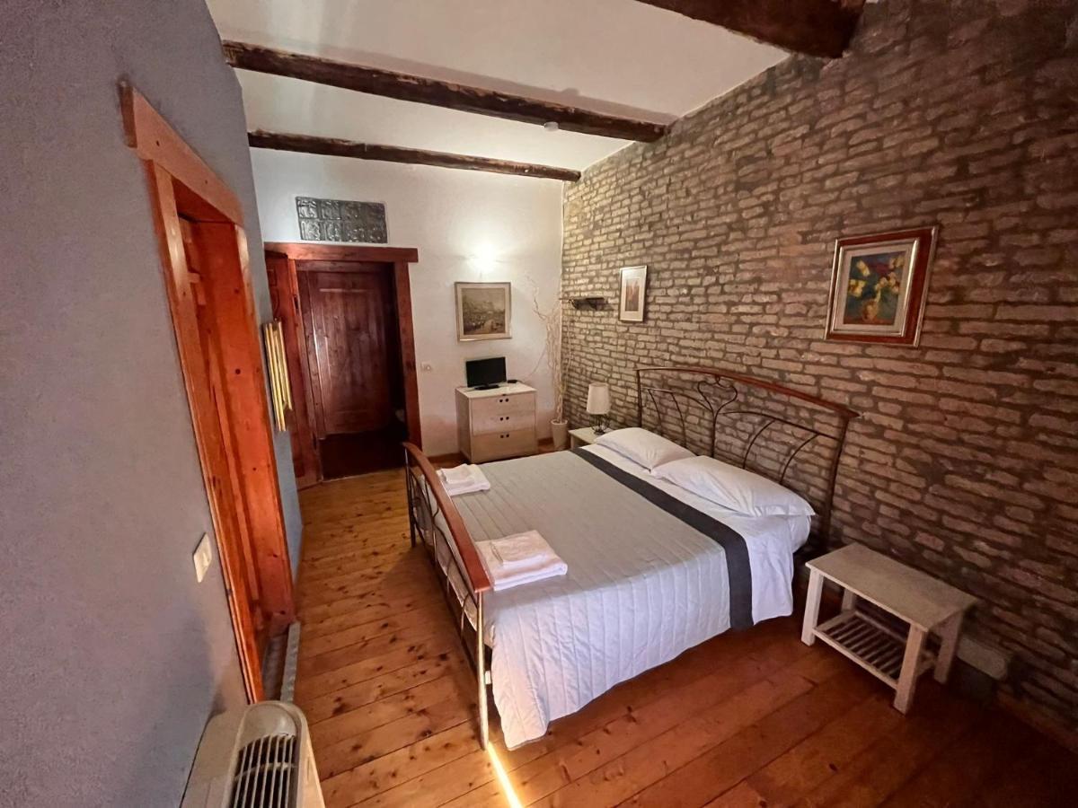 La Locanda Degli Artisti Medelana Buitenkant foto